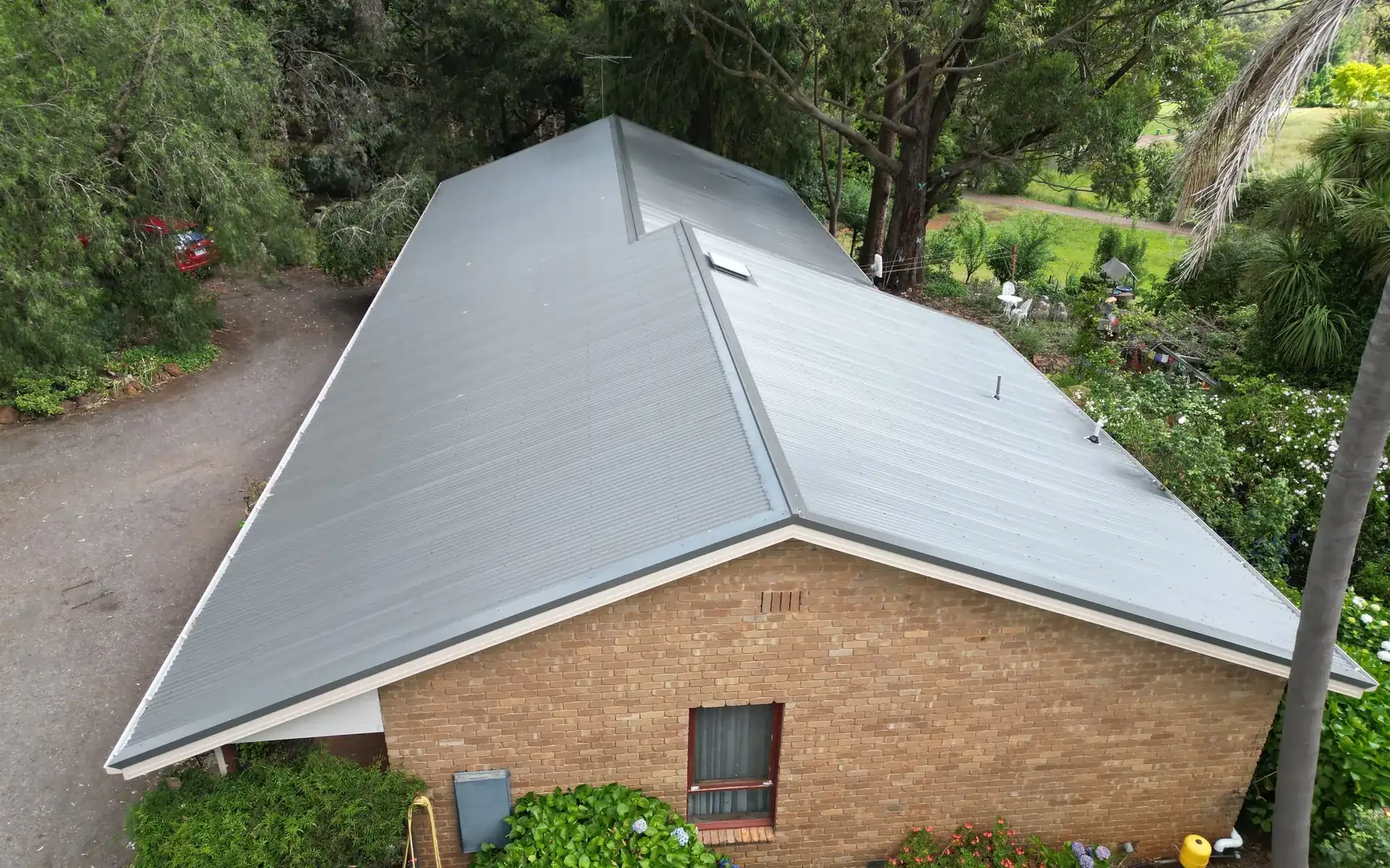 Colorbond re-roof on a Yarra Valley home